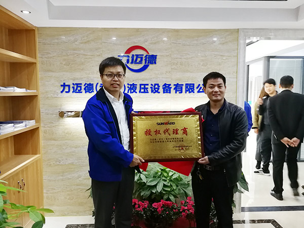 从拒绝到一次购买十台旋挖钻机，他用八年时间认识SG胜游智能