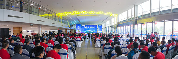 红四月，SG胜游智能挖掘机促销会节节攀升