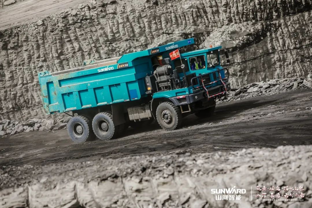 “矿”世高手，齐聚SG胜游智能挖掘机操作手挑战赛