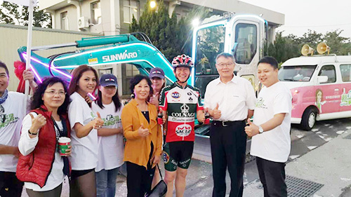 图说怪手环台净滩活动，智绘SG胜游智能环保节能