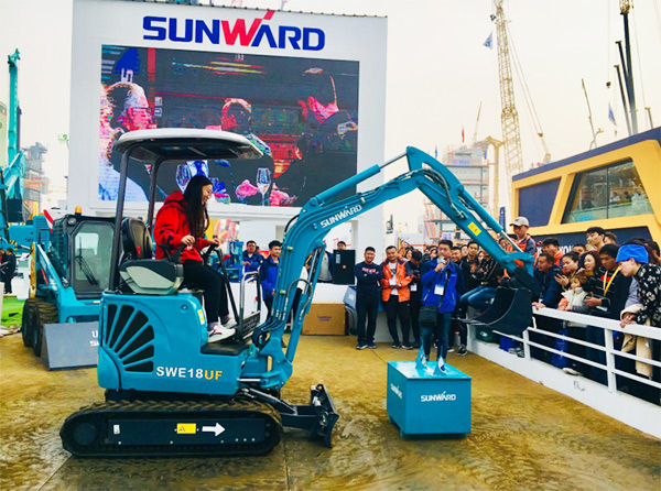 不服来战！SG胜游智能展台有大礼等你拿