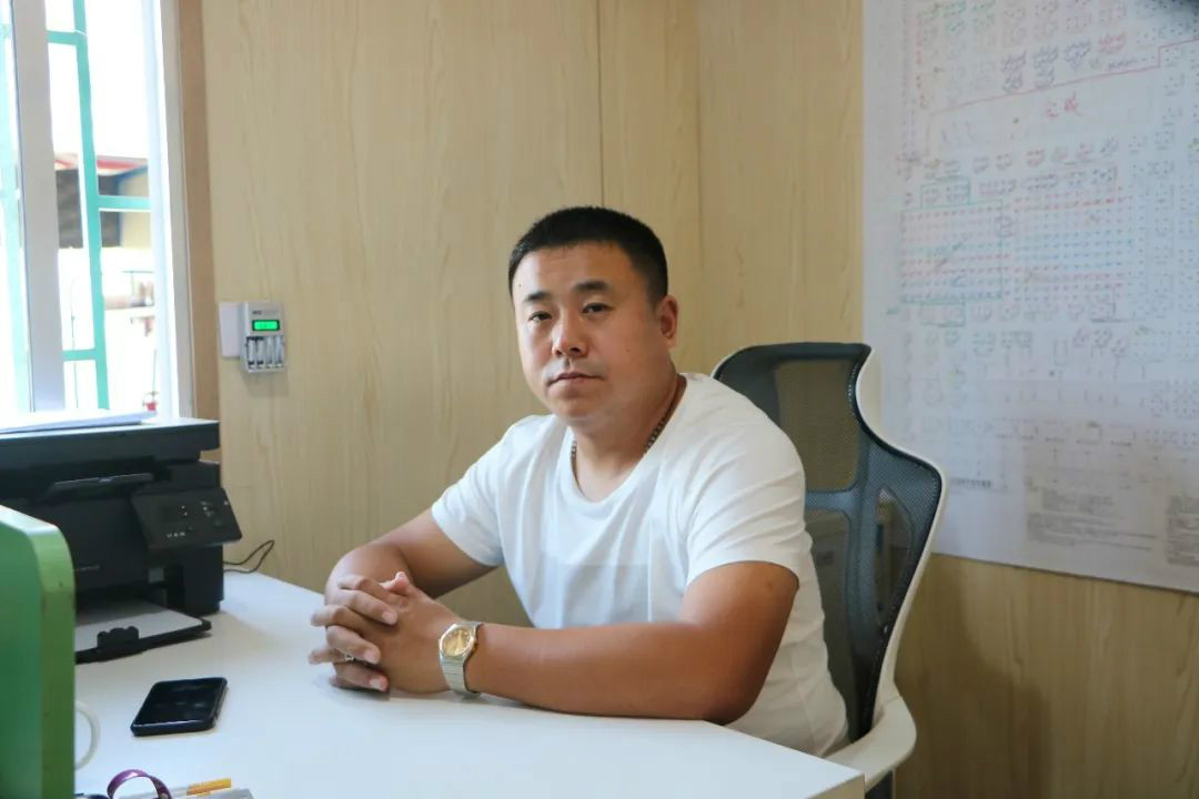 液压静力压桩机从1台到21台，他只用了8年！