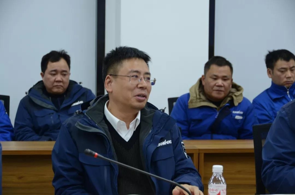 SG胜游智能召开春节困难职工座谈会