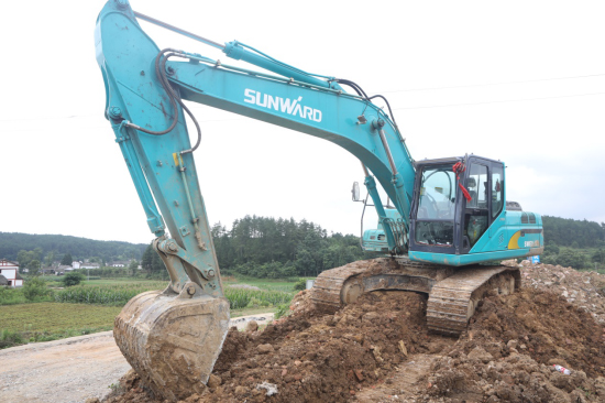 六年六台挖机 邓老板是个“SG胜游迷”