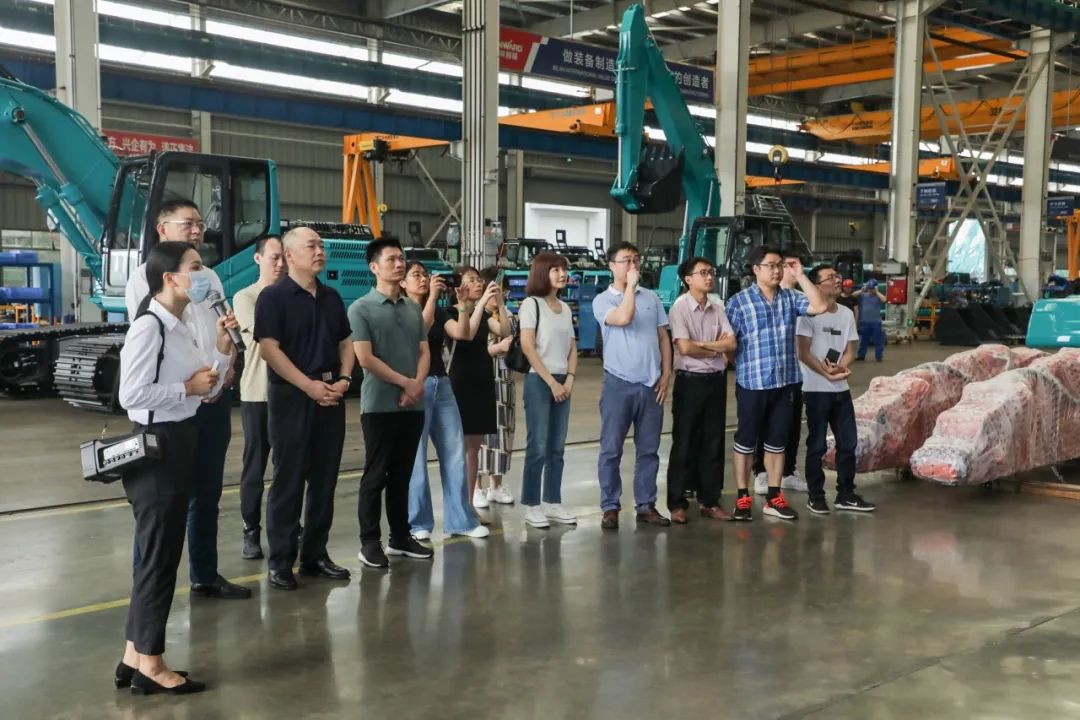 国防科大北斗团队考察SG胜游智能