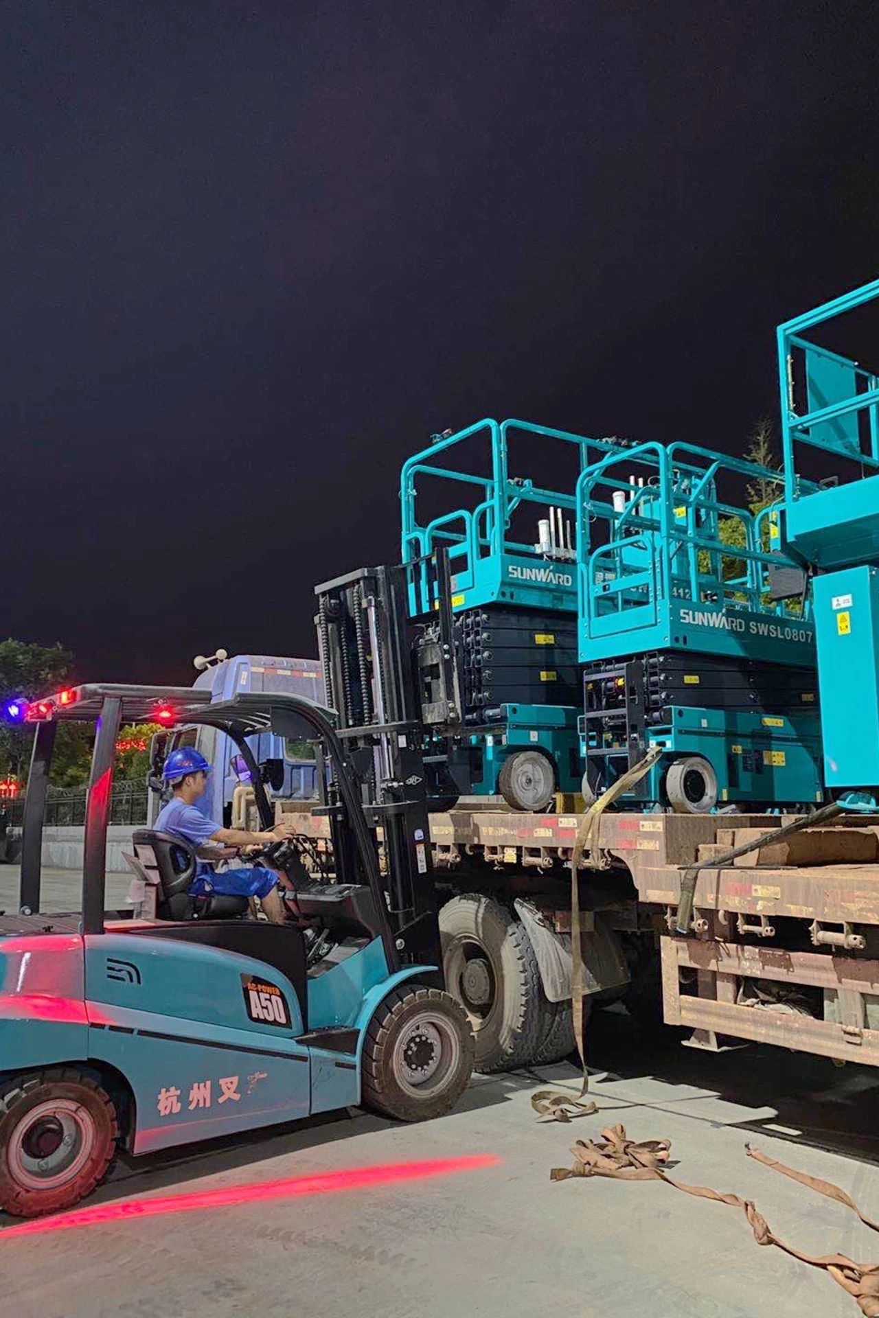 SG胜游智能“蓝精灵”们在平凡岗位的坚守与奉献