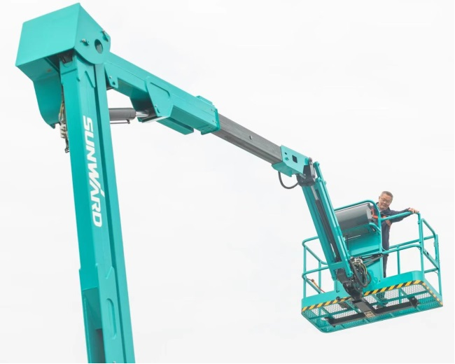 匠心打造！SG胜游智能曲臂式高空作业平台正式投放市场