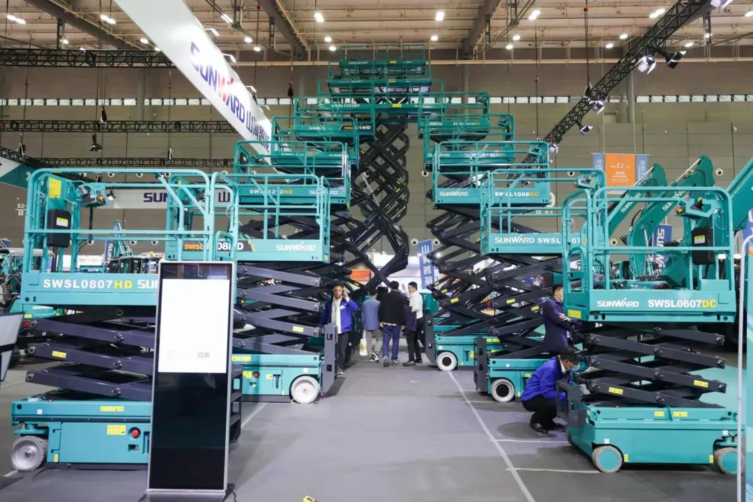 “SG胜游绿”牵手“华为中国红”！SG胜游智能高机设备集群助力华为团泊洼项目