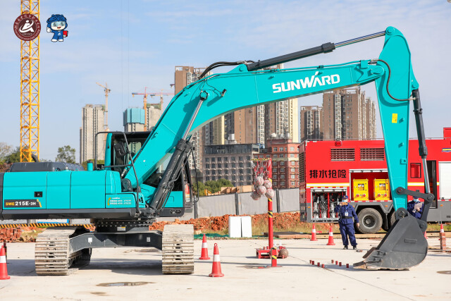 轮胎式挖掘机和履带式挖掘机，你更看好哪个？