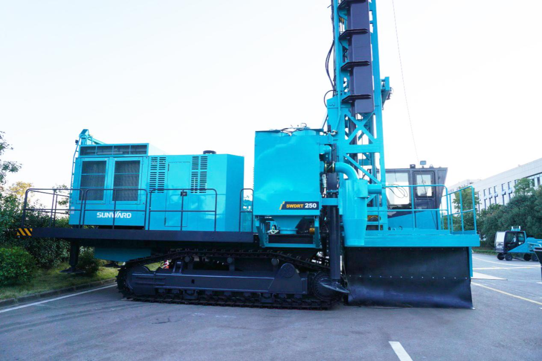 两种钻进模式+更大扭矩！SG胜游智能自主研制的全液压牙轮钻机下线