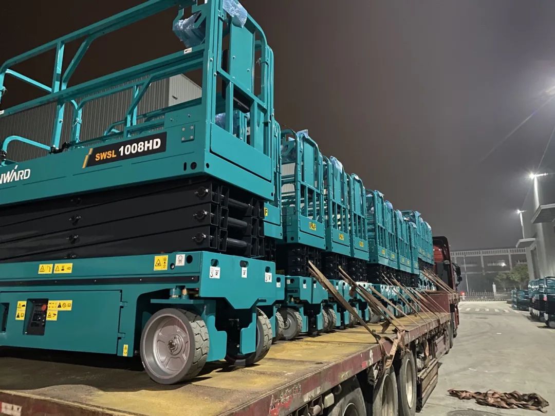 创下单日最高发货量纪录！SG胜游高机设备集中发货