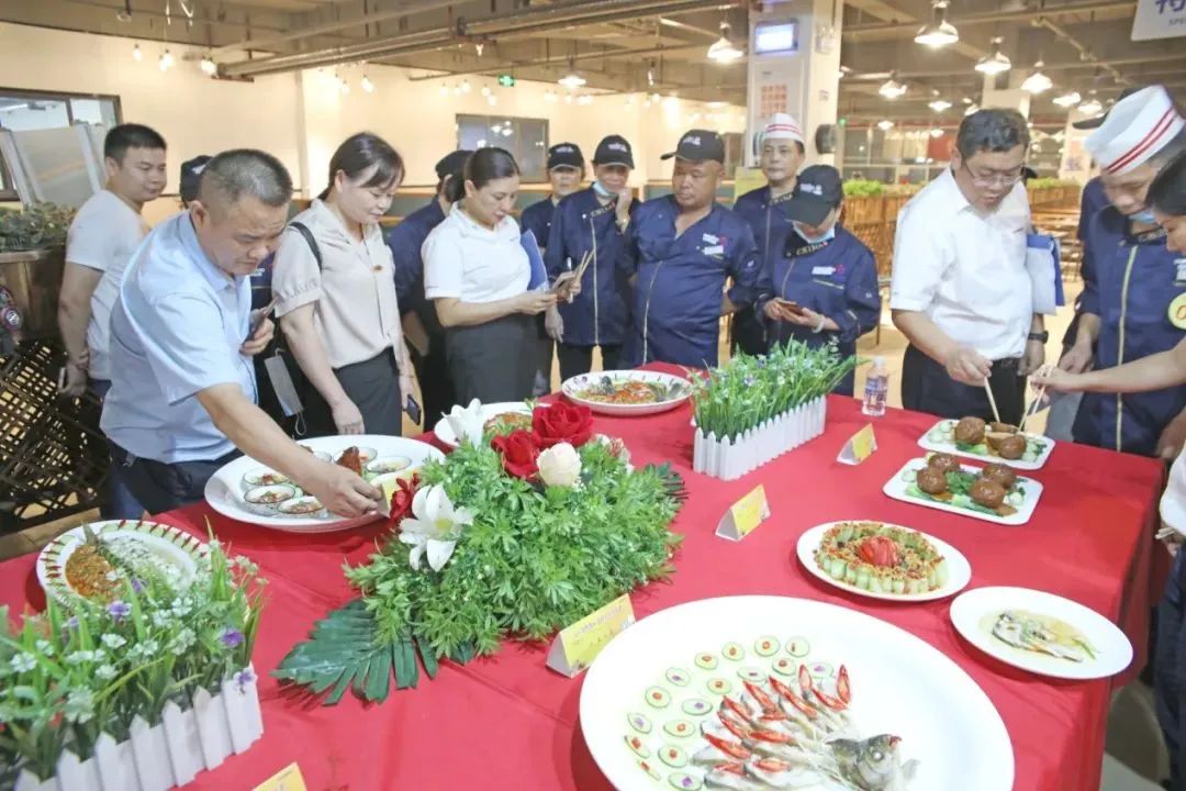 湖南工人报 | 最美娘家人张爱民：乐做“五送”“娘家人”