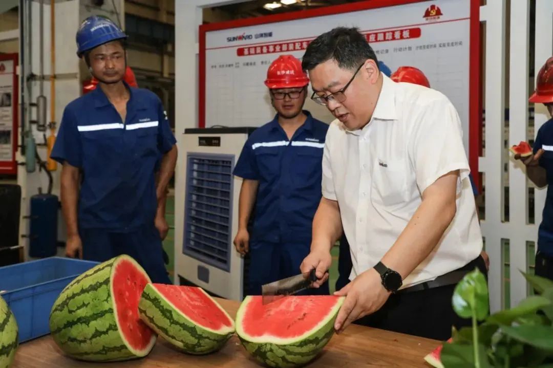 湖南工人报 | 最美娘家人张爱民：乐做“五送”“娘家人”