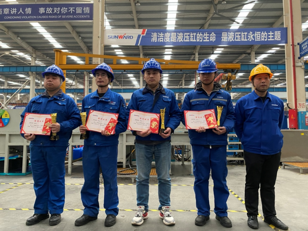 SG胜游工匠 | “浪波”不言苦，甘为“人梯”承大重