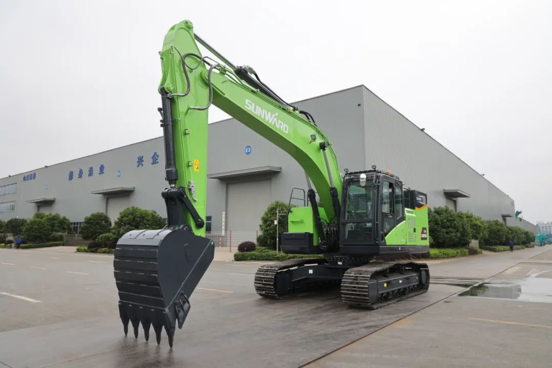 征战川藏铁路！SG胜游智能新一代电动挖掘机成功交付