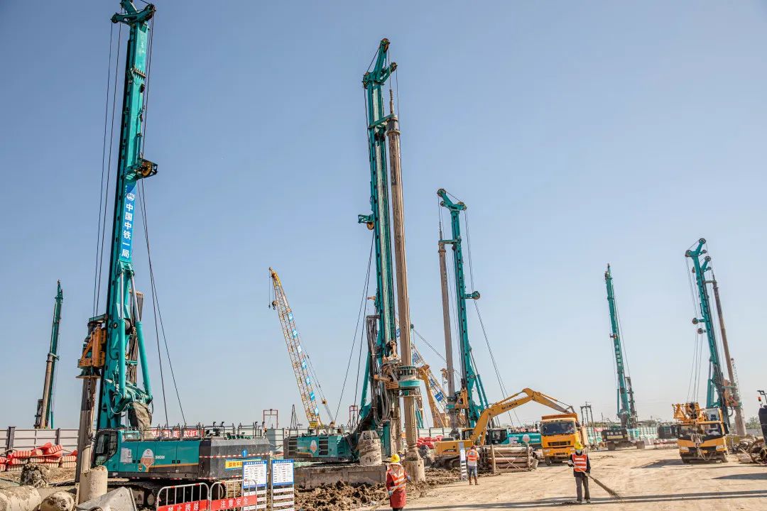 “SG胜游绿”再现大湾区！SG胜游智能旋挖钻机组团助建广州白云机场项目