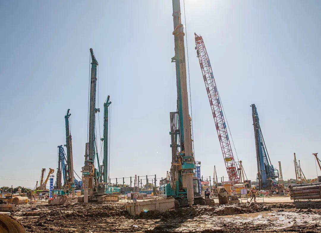 “SG胜游绿”再现大湾区！SG胜游智能旋挖钻机组团助建广州白云机场项目