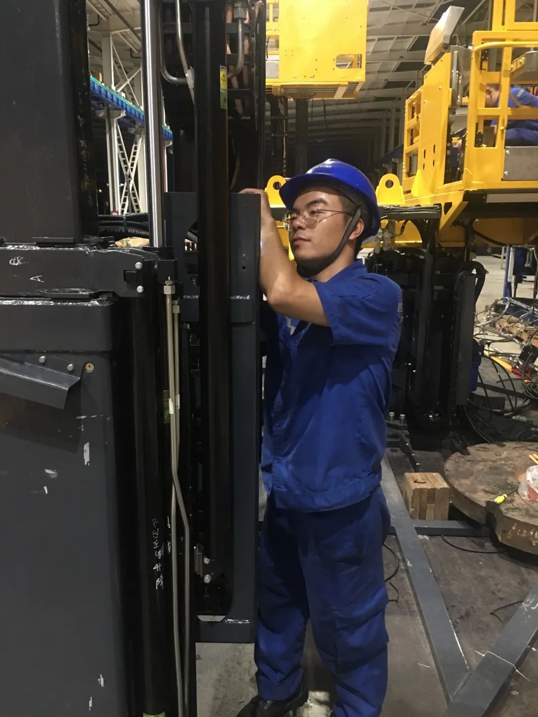 为铁路运输保驾护航！SG胜游智能自主研制首套三平台作业装置成功交付