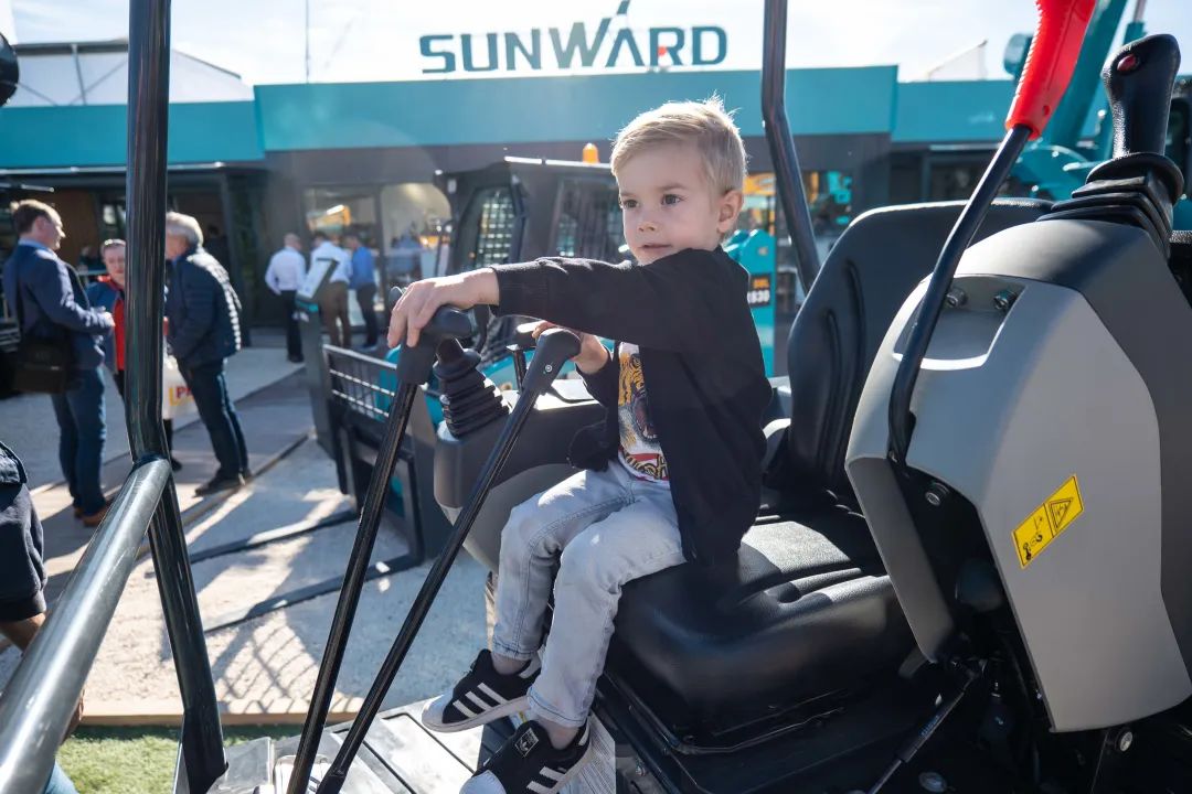 Bauma 2022 | 一组火热现场图带您重温SG胜游智能德国宝马展之旅