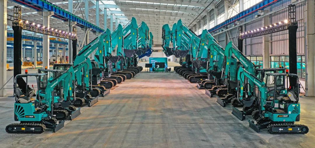 助力“双碳”目标！SG胜游智能集中发布F系列国四挖掘机