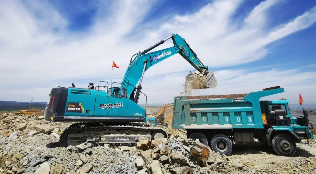 为实现“双碳”目标贡献力量！SG胜游智能混合动力挖掘机项目入围又一全国重要赛事总决赛