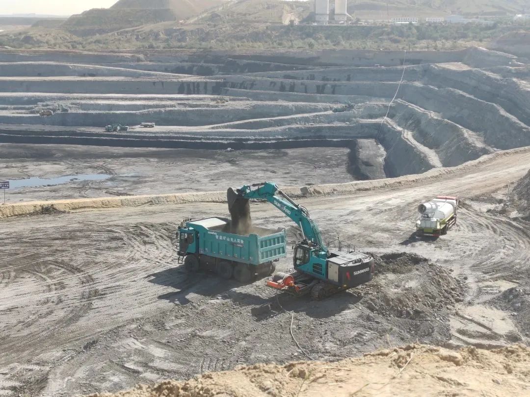 腾远添智能新绿，SG胜游巨鼎新能源矿卡批量交付