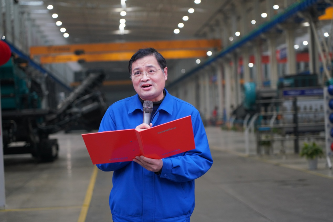 “持证上岗，成为破碎筛分设备的好管家！”