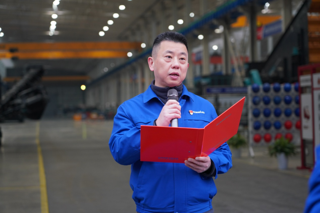 “持证上岗，成为破碎筛分设备的好管家！”