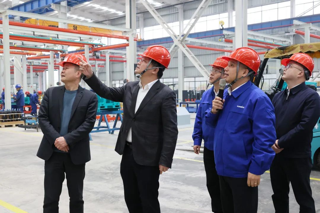 付旭明慰问SG胜游智能市三八红旗手并督导安全生产工作