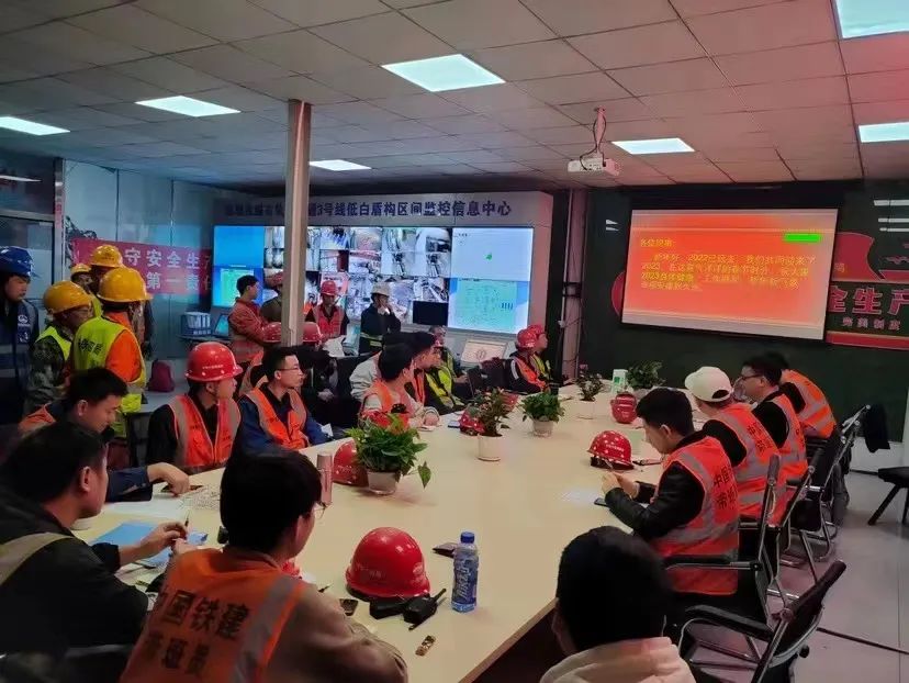 最新进展！中铁SG胜游深圳地铁3号线低-白盾构区间左线顺利贯通