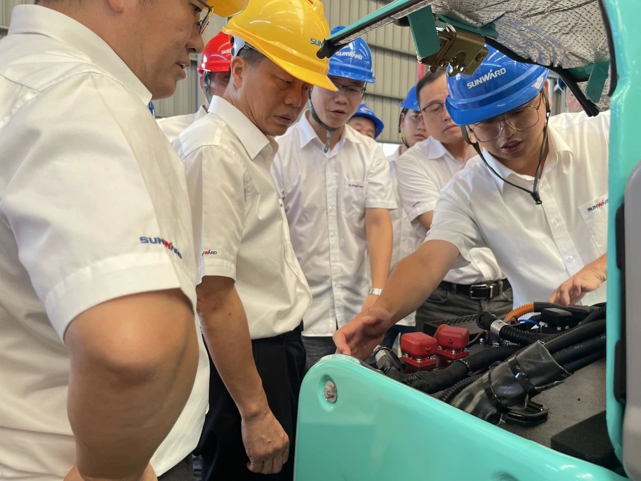 小身材，大能量！SG胜游智能最小纯电动液压挖掘机成功下线