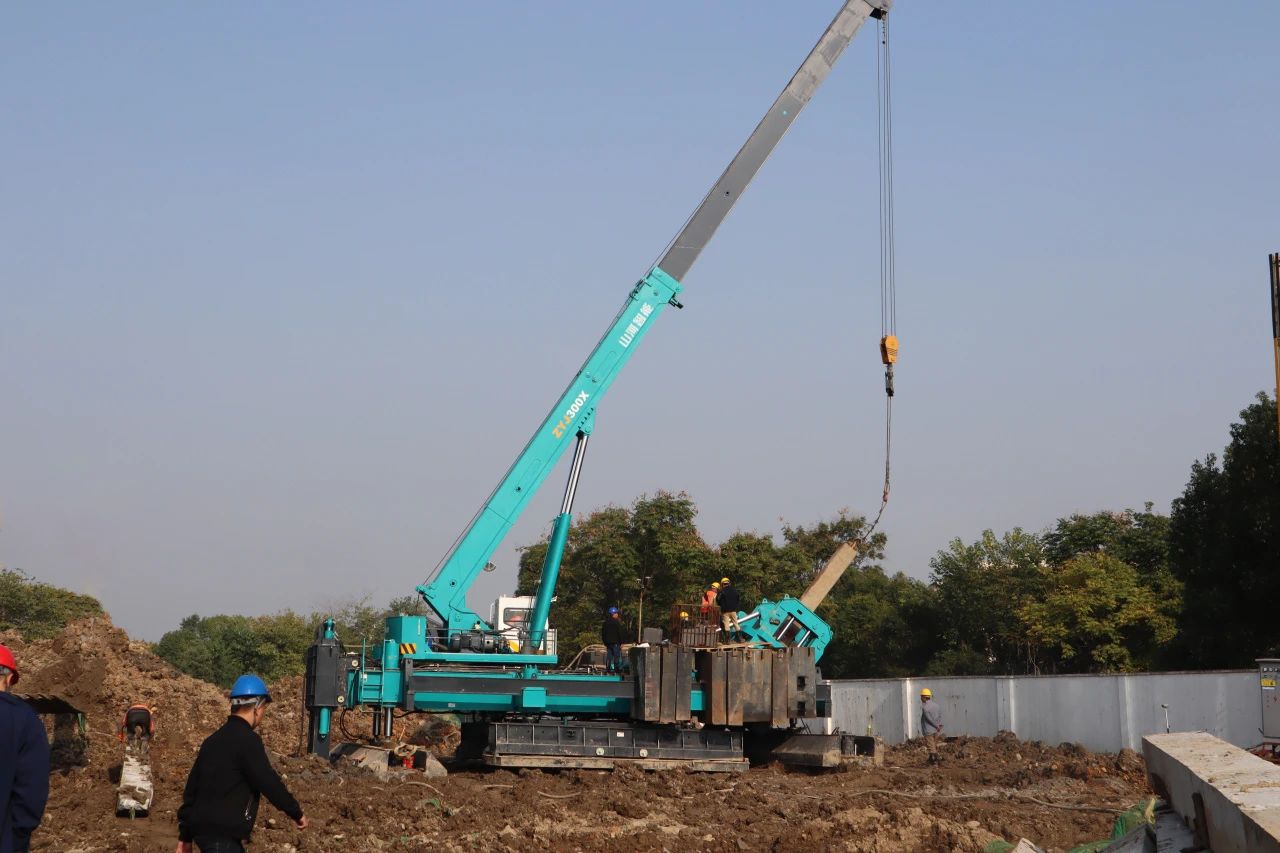 “SG胜游绿”闪耀西子湖畔！SG胜游智能ZYJ300X斜桩压桩机强势来袭