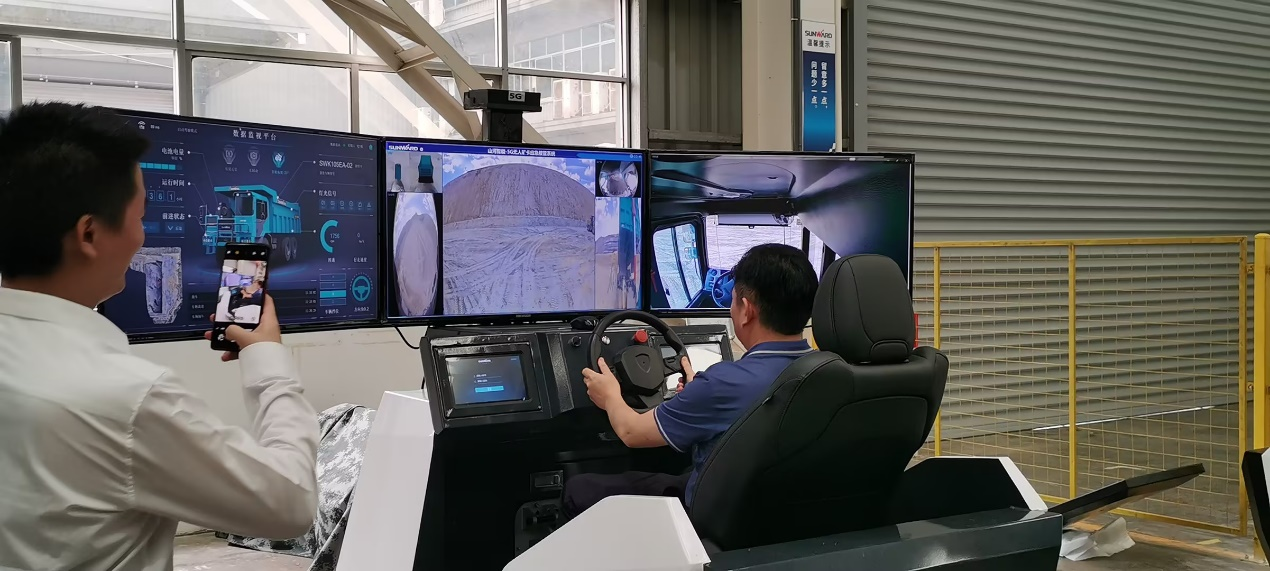 湘潭市工信局带队莅临SG胜游智能开展智能制造现场观摩交流活动