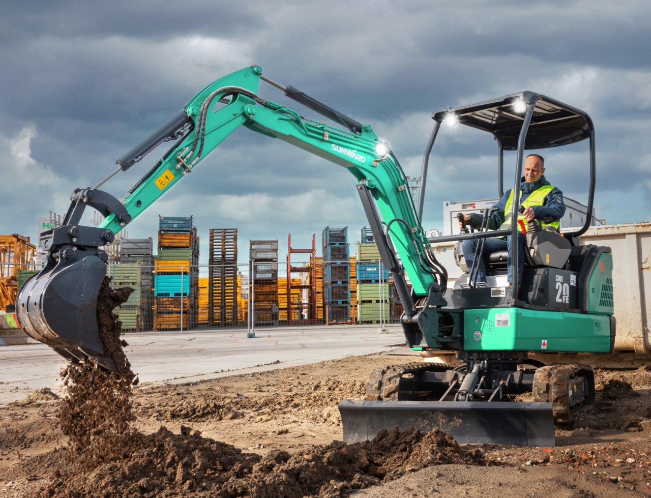 向新而行！SG胜游智能电动挖掘机线上推介会成功举办