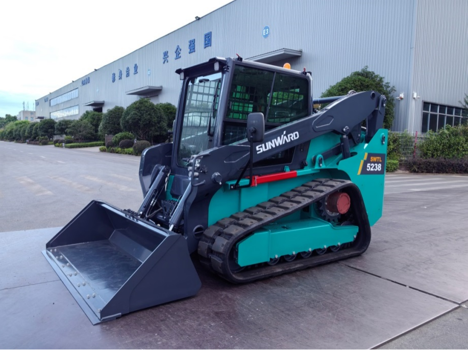 大马力、高性能、高配置！您要的履带式滑移装载机下线啦！