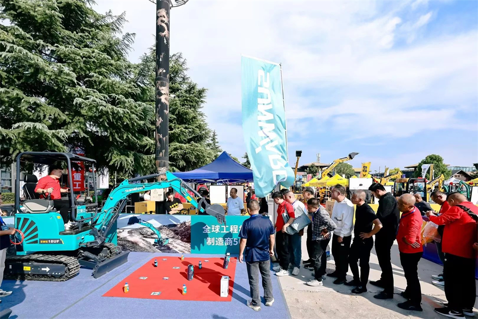 展现“掘”对实力！SG胜游智能亮相2024微挖大会暨小型设备大会