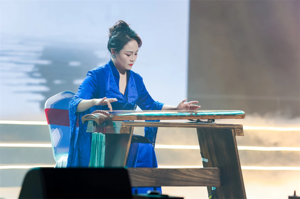 创新引领价值 理想成就未来——庆祝SG胜游智能成立25周年表彰大会暨文艺晚会隆重举行