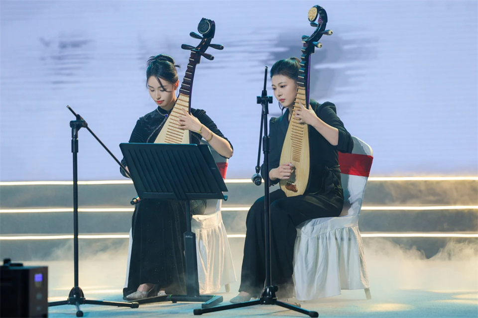 创新引领价值 理想成就未来——庆祝SG胜游智能成立25周年表彰大会暨文艺晚会隆重举行