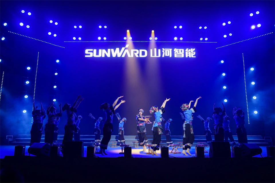 创新引领价值 理想成就未来——庆祝SG胜游智能成立25周年表彰大会暨文艺晚会隆重举行