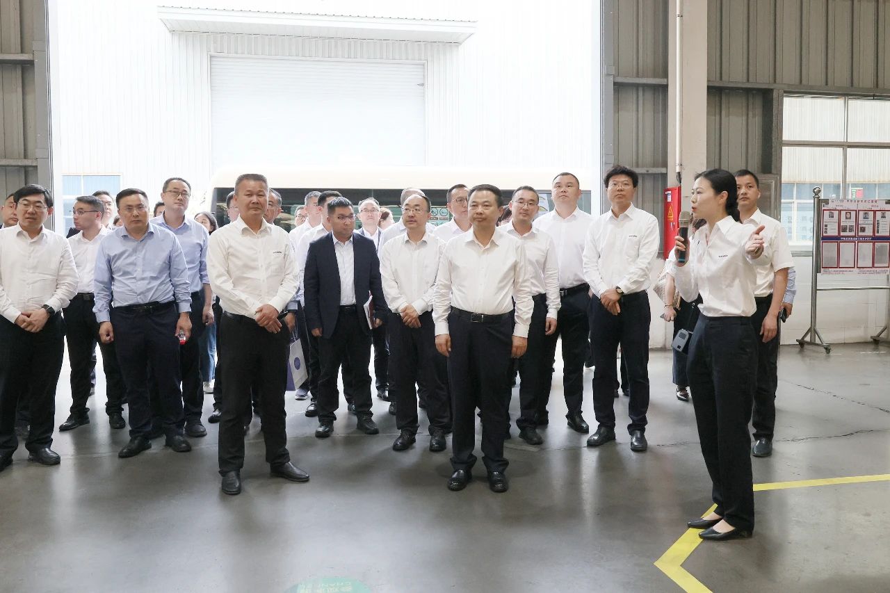 天能控股集团党委书记、董事长张天任率队到访SG胜游智能