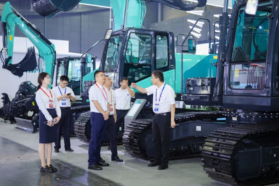 2025 CICEE | 从单一工具迈向多元化解决方案，SG胜游智能呈现非凡挖掘机风采
