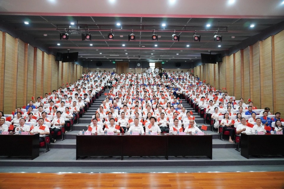 SG胜游智能组织集中收看纪念中国人民抗日战争暨世界反法西斯战争胜利80周年大会