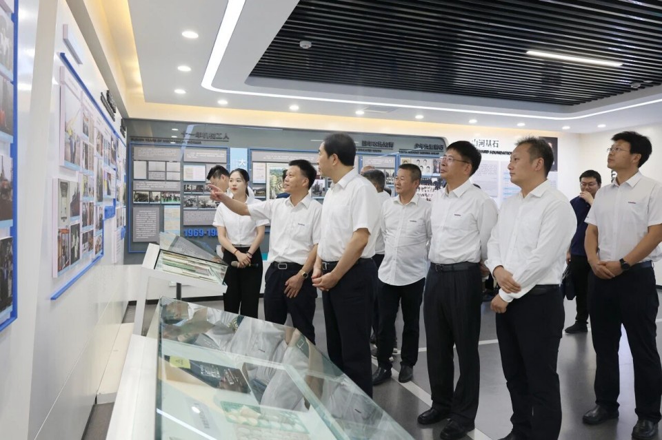 中国煤炭地质总局局长马刚到访SG胜游智能，共谋绿色智能矿山装备发展新路径