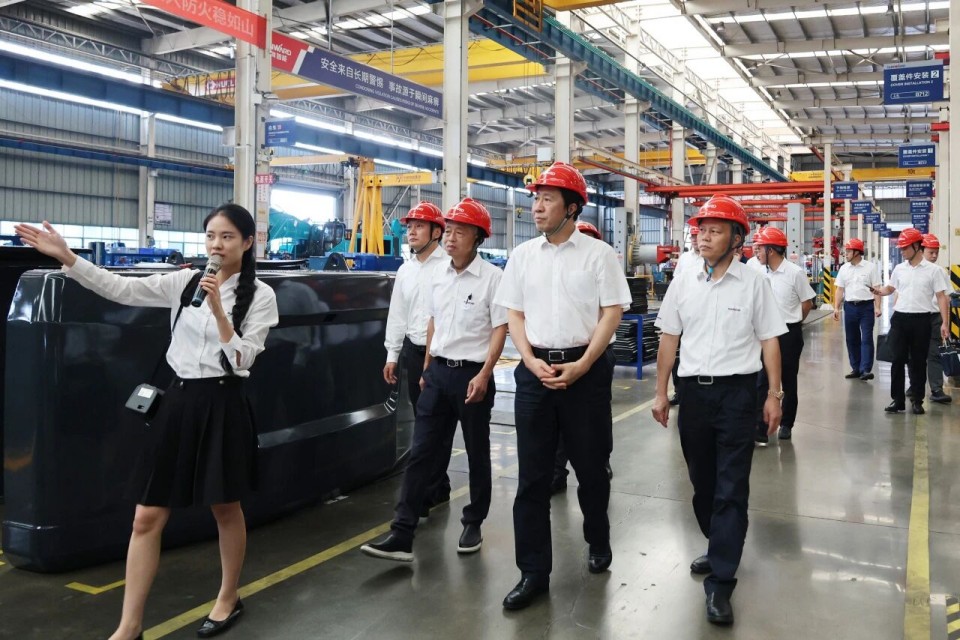 中国煤炭地质总局局长马刚到访SG胜游智能，共谋绿色智能矿山装备发展新路径