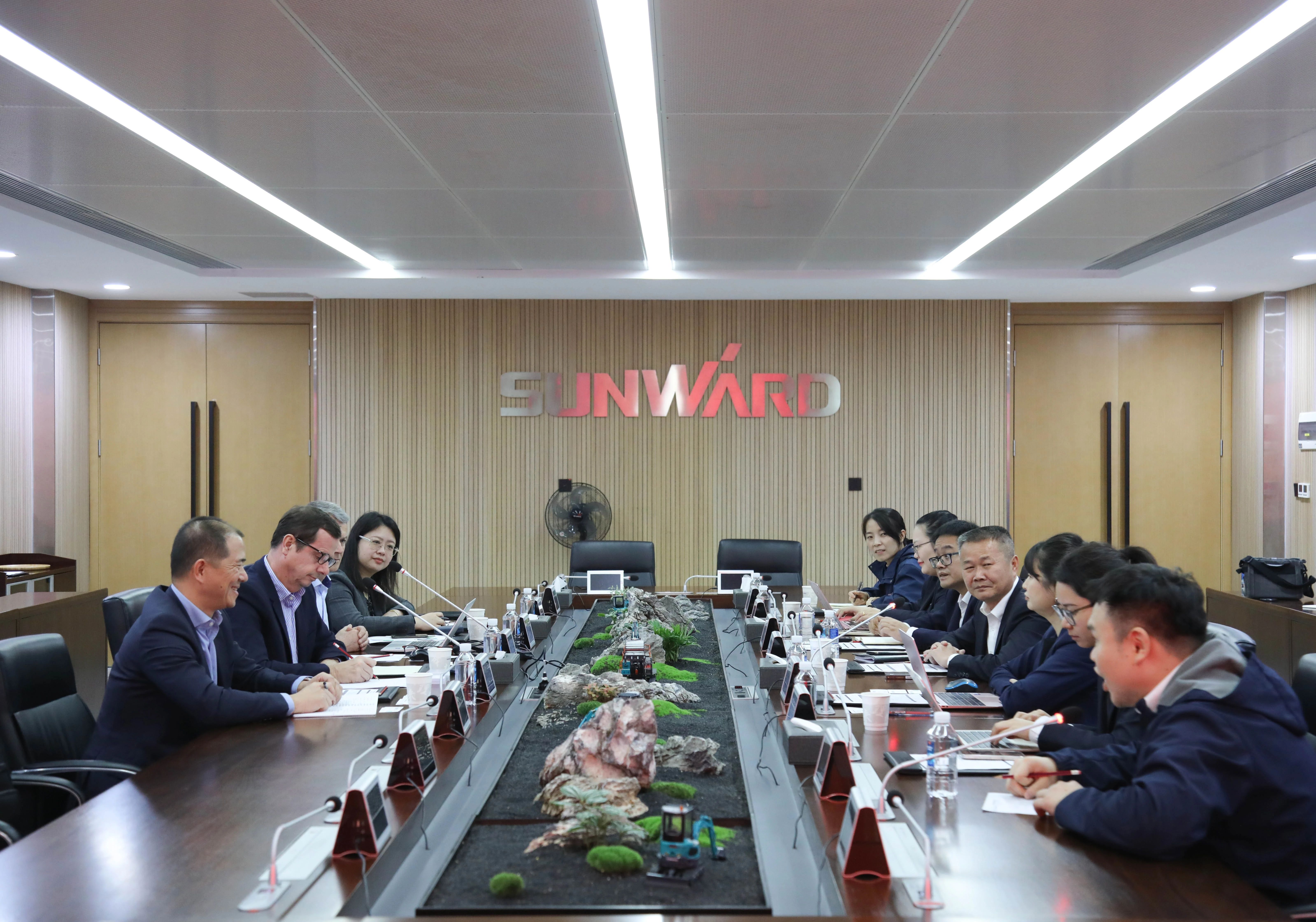 法巴租赁集团到访SG胜游智能，共拓合作新篇章