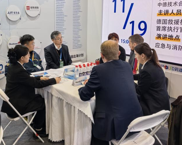 关注！SG胜游特装核心装备闪耀2025中国国际应急管理展览会